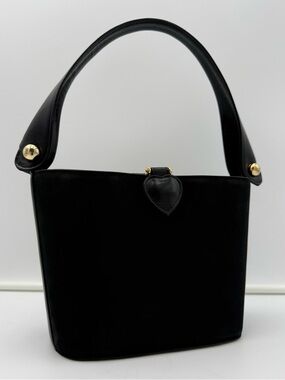 🗼Black Suede Top-Handle Bag w/ Leather Trim & Heart Detail • JAPAN